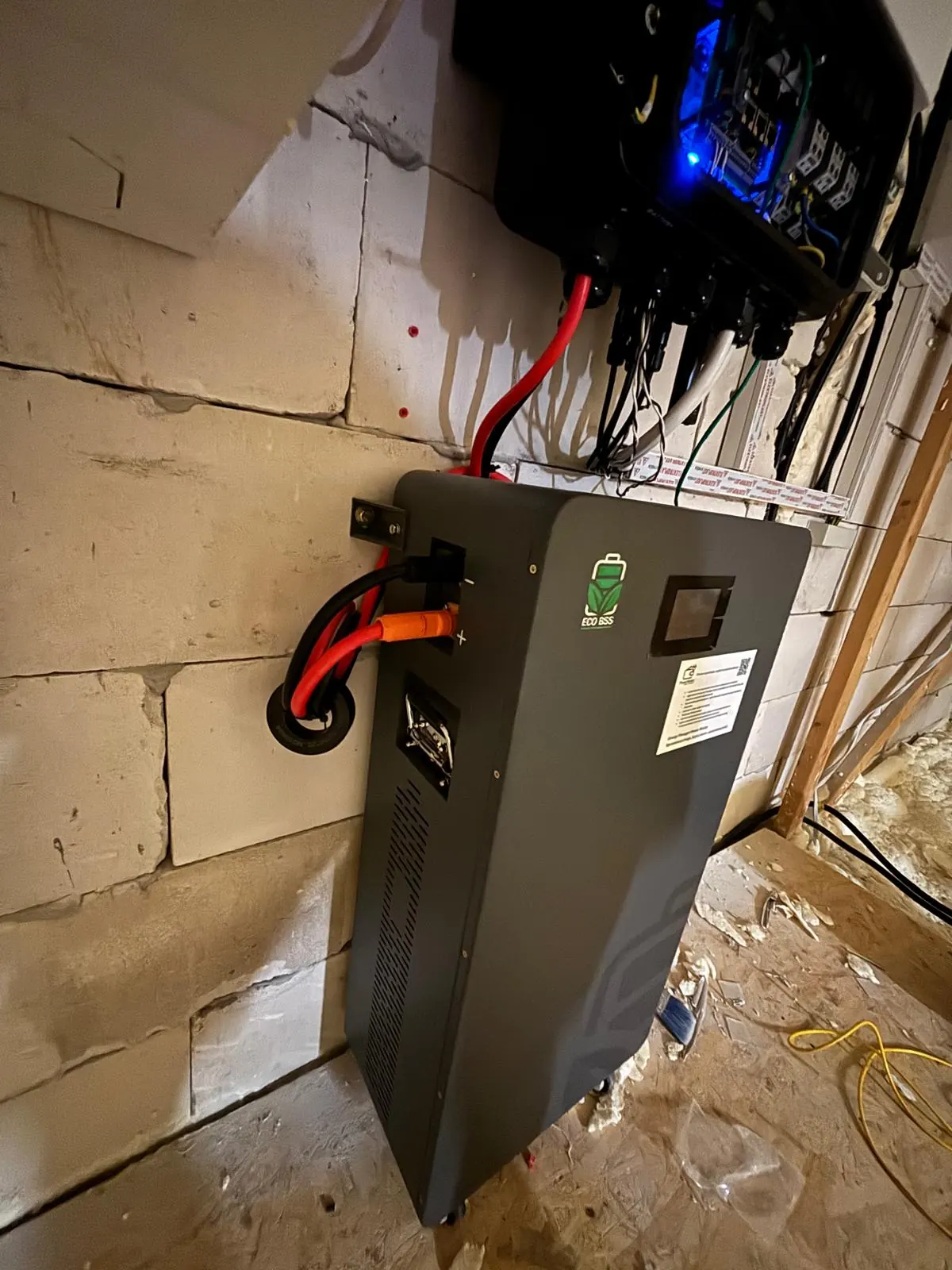 Podłączenie magazynu energii do falownika fotowoltaicznego